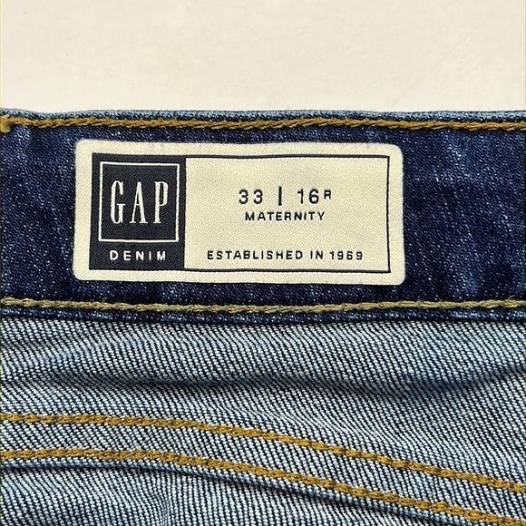 GAP Maternity Cuffed Shorts Size 33 / 16 R - Picture 7 of 16